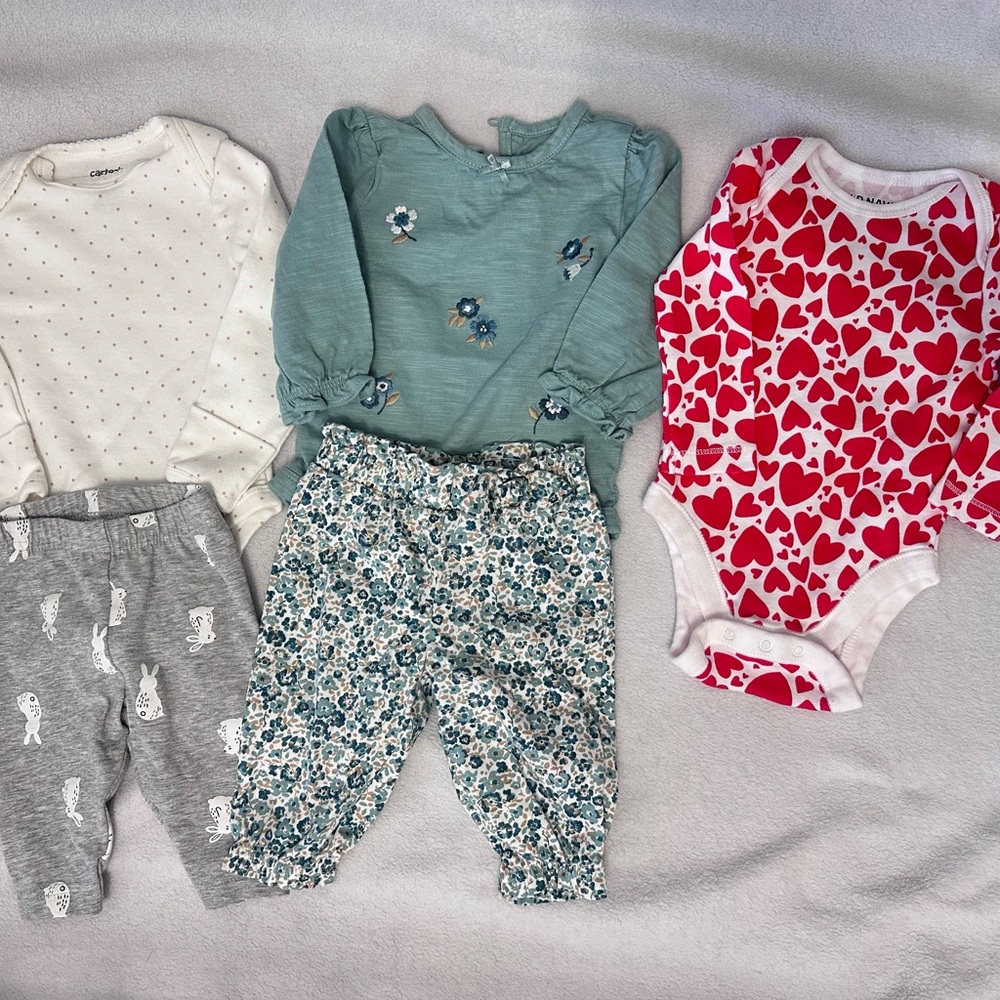 Baby Clothing Set with Heart and Floral Patterns 0-3M